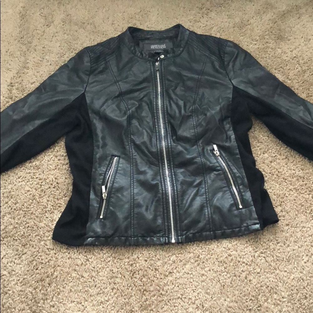 BLACK LEATHER JACKET